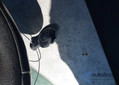 2010 Mini Cooper z USA, uszkodzony, nr VIN WMWMR3C54ATU98667